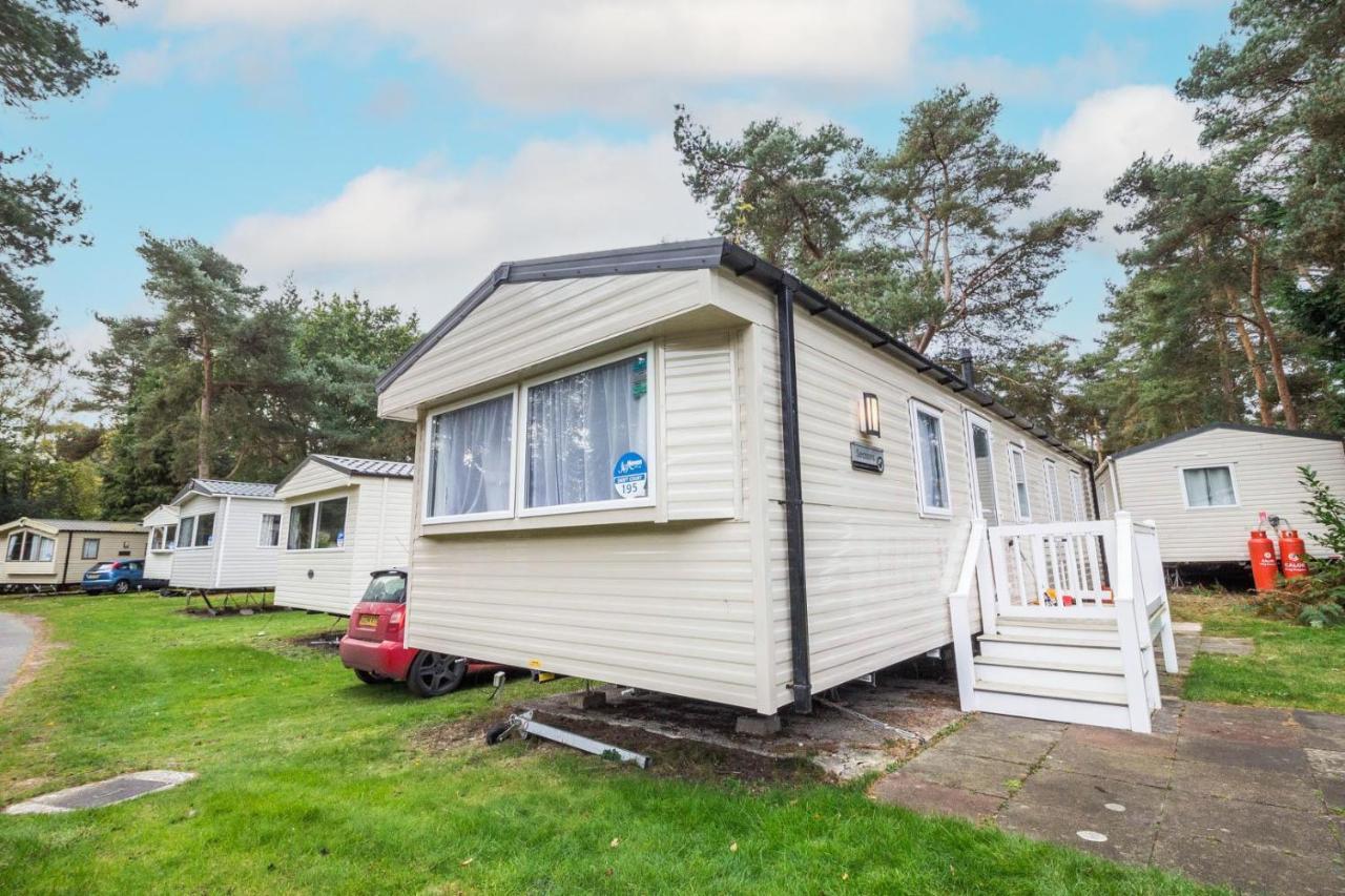 Hotel Beautiful 8 Berth Caravan At Wild Duck Haven Park In Norfolk Ref 11195Sc Great Yarmouth Exterior foto