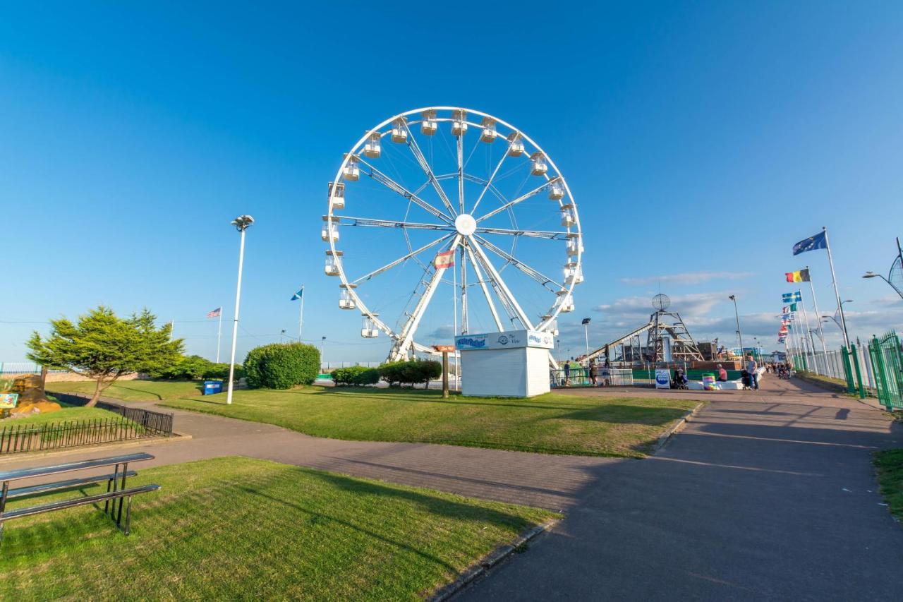 Hotel Beautiful 8 Berth Caravan At Wild Duck Haven Park In Norfolk Ref 11195Sc Great Yarmouth Exterior foto